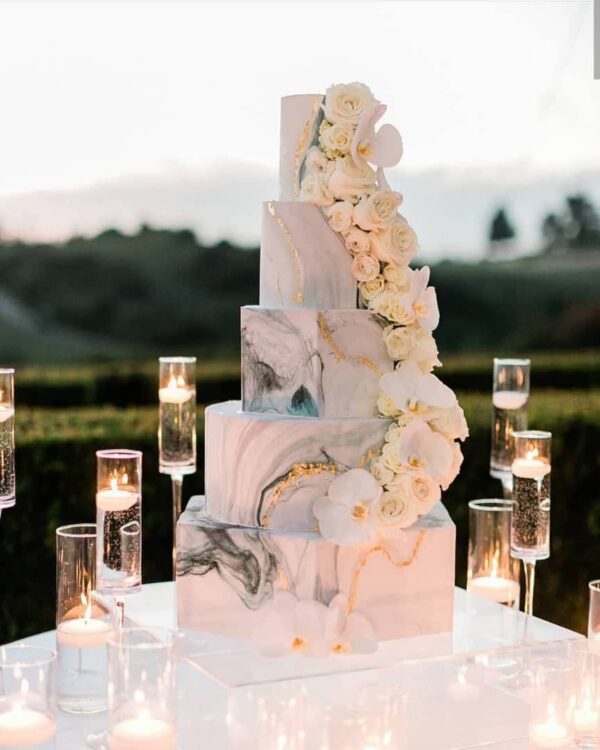 WEDDING CAKE